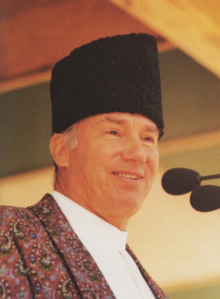 19950522-31_Aga Khan Portrait 1 of 4 200dpi Visit to Central Asia The Ismaili Special Issue