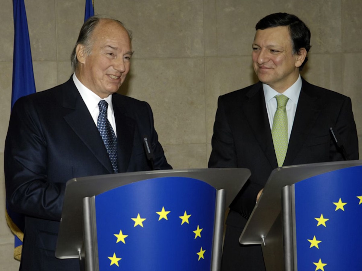 Mawlana Hazar Imam, His Highness the Aga Khan, and the then President Barroso, President of the European Commission, make statements after the signing of the Joint Declaration between the European Commission and the AKDN. The Joint Declaration aims to establish a framework for future collaboration.